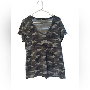 PINK Victoria's Secret Camouflage Short Sleeve Tee